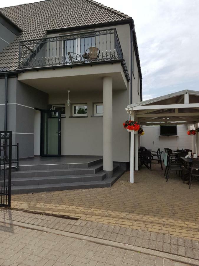 Elexia Apartman Sianozety Kültér fotó